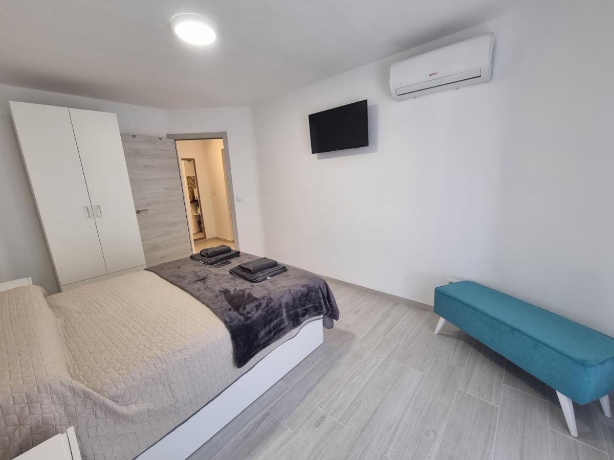 Apartamentos En Denia Frente Al Puerto! المظهر الخارجي الصورة