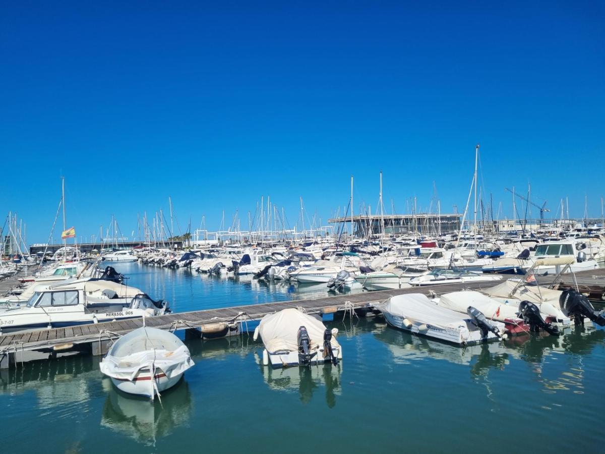 Apartamentos En Denia Frente Al Puerto! المظهر الخارجي الصورة