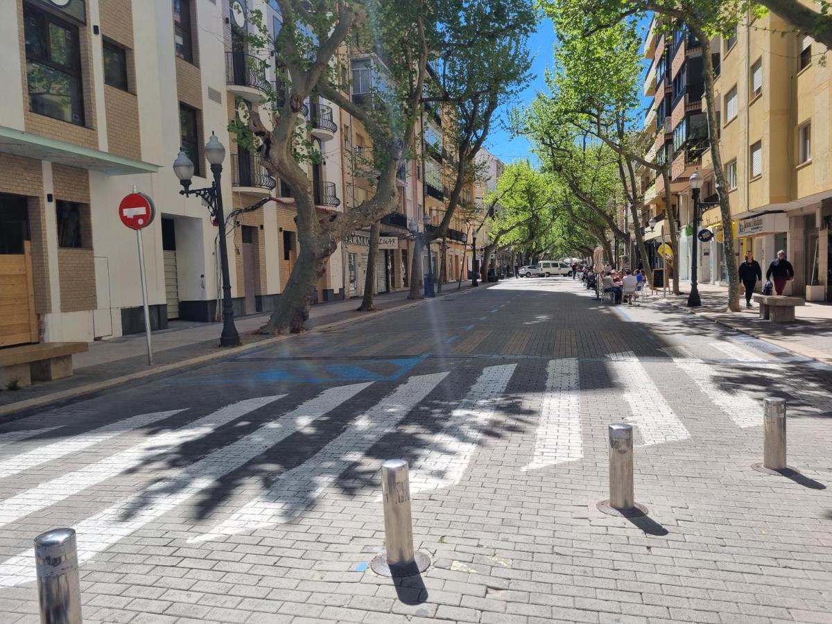 Apartamentos En Denia Frente Al Puerto! المظهر الخارجي الصورة