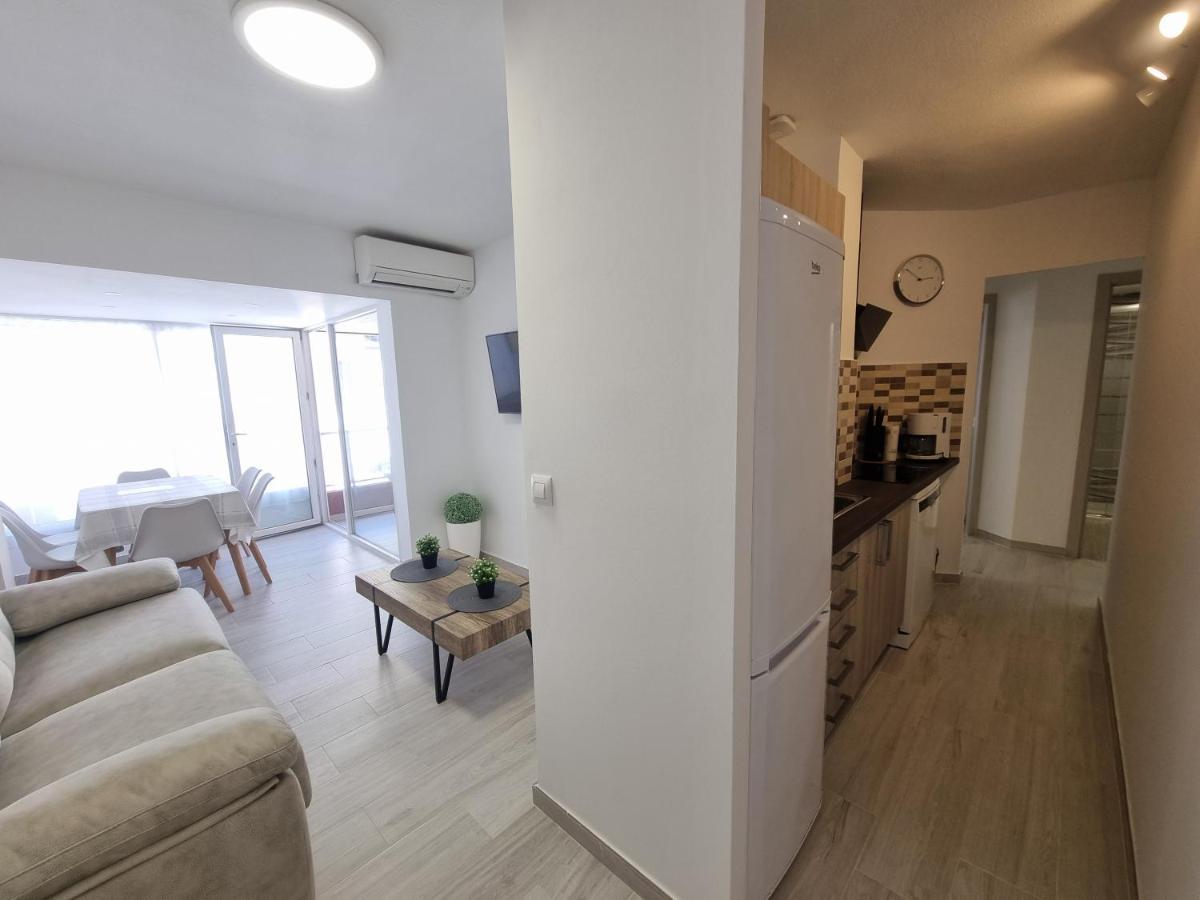 Apartamentos En Denia Frente Al Puerto! المظهر الخارجي الصورة