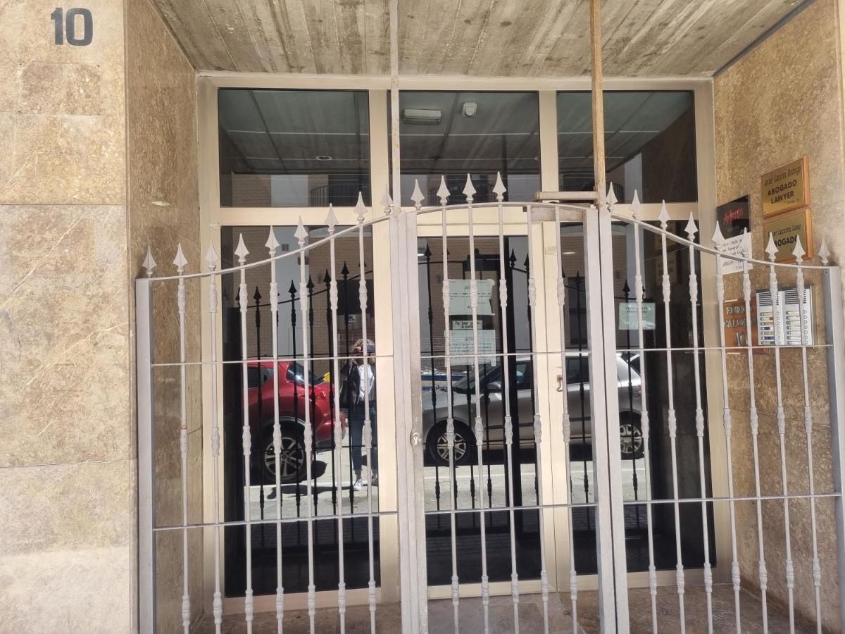 Apartamentos En Denia Frente Al Puerto! المظهر الخارجي الصورة